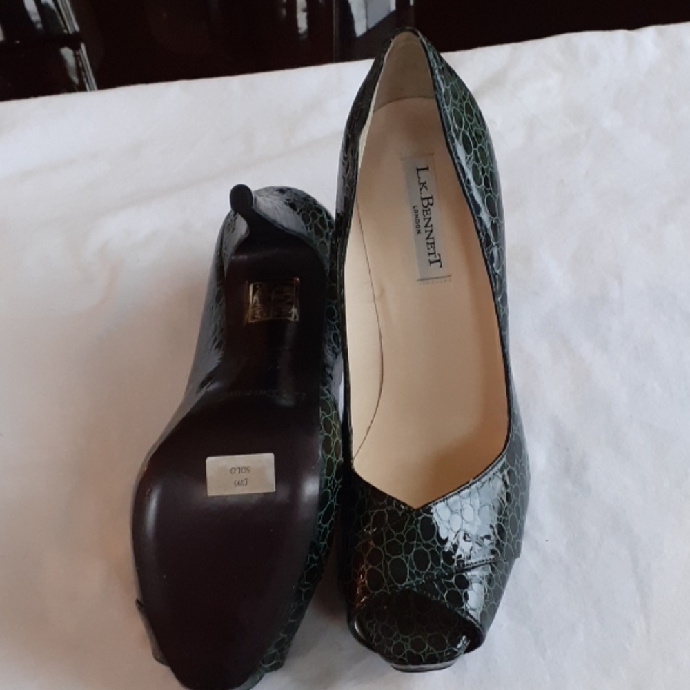Shoes - Picture 3 of 4
